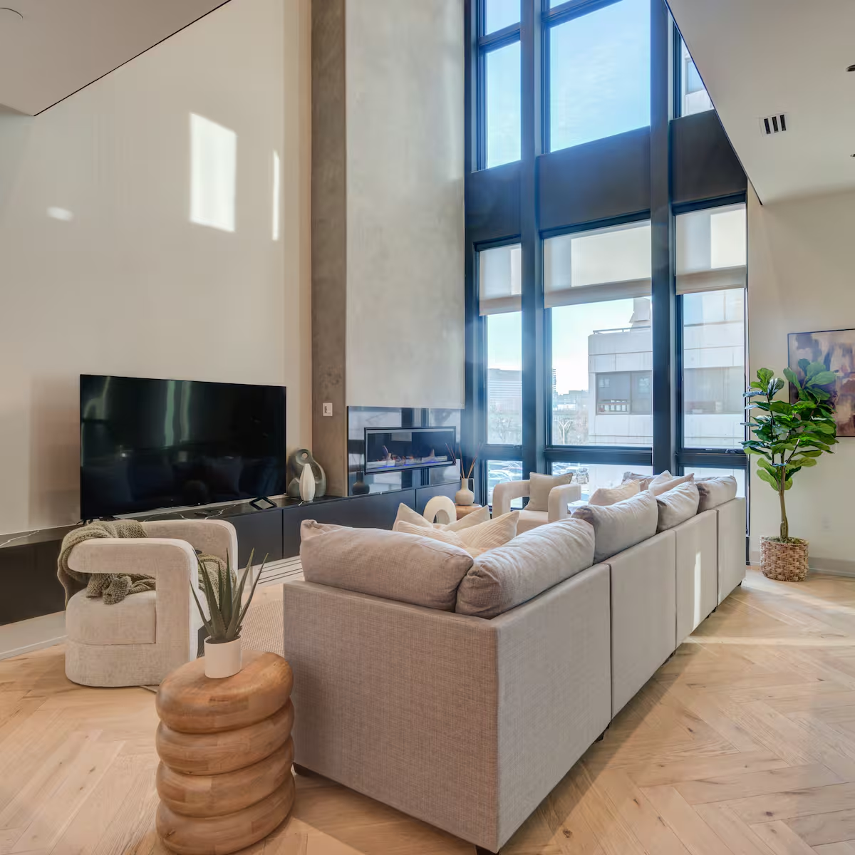 Rittenhouse Luxury Home w/ Elevator & Deck
