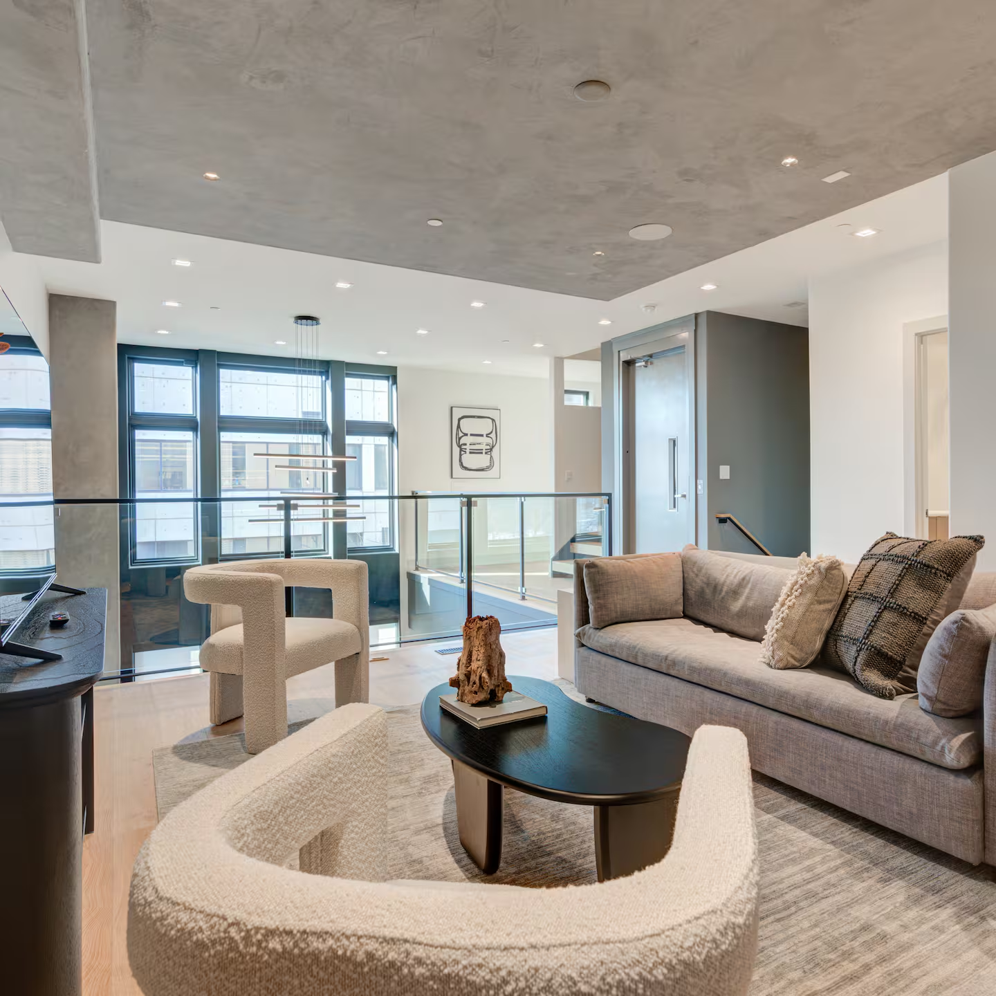 Lux 5-Story Rittenhouse Home: Elevator & Roof Deck